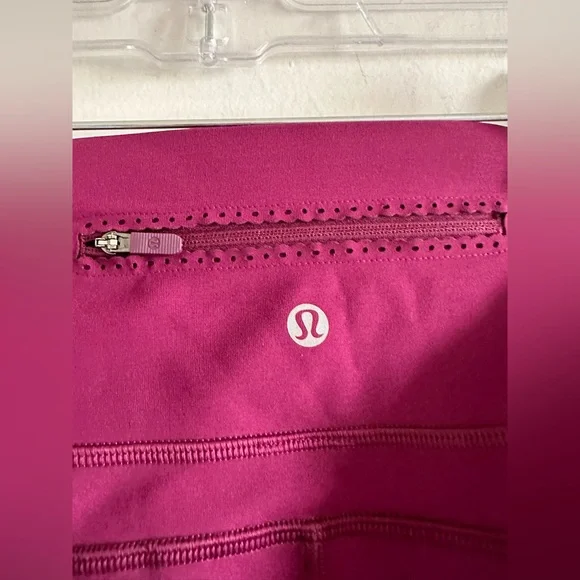 Lululemon Athletica Marvel Dark Pink Mind Over Miles Crop 17” Leggings size 4 - Picture 14 of 16